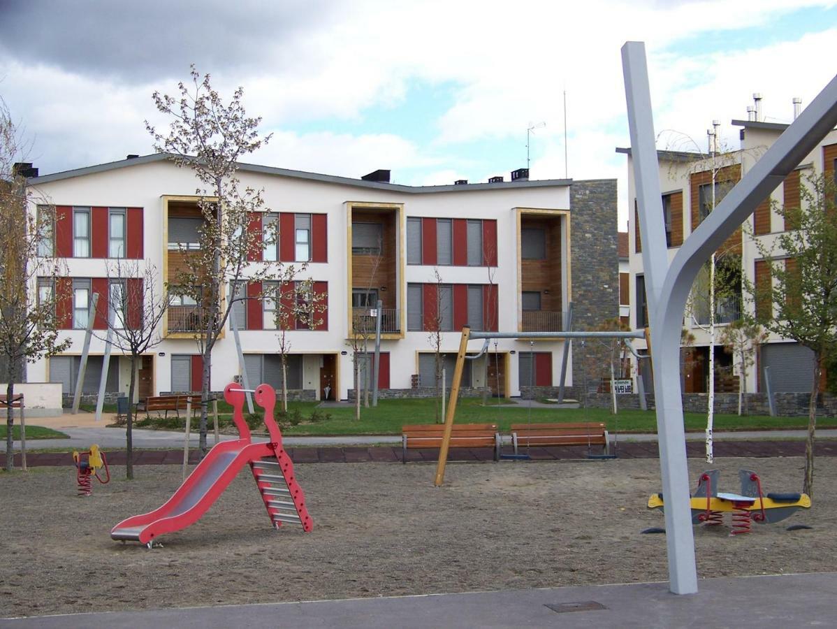 Duplex 3 Dormitorios Sabiñánigo المظهر الخارجي الصورة